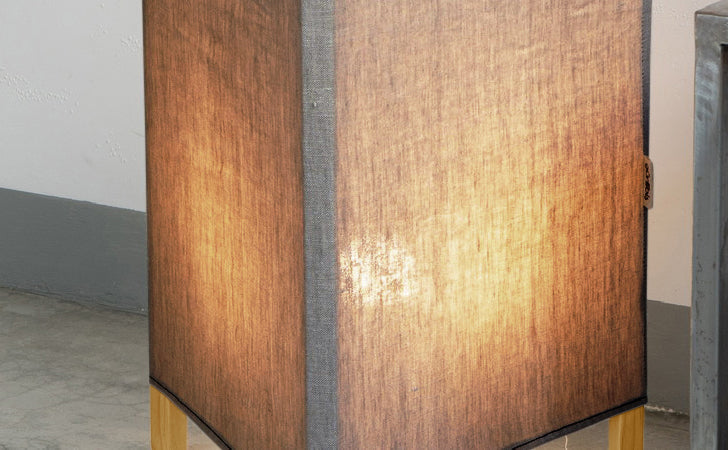 crop=color&tamano=m&color=gris&acabado-de-madera=caramelo&color-de-cable=beige|377533bbd537d8e058db5bc99e7e87df
