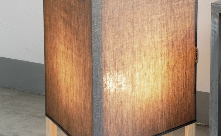 crop=color&tamano=m&color=gris&acabado-de-madera=natural&color-de-cable=beige|f97864b186f29aa343ce5e8e6ec9200c