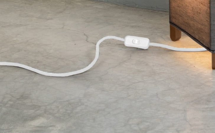 crop=color-de-cable&tamano=s&color=gris&acabado-de-madera=cafe&color-de-cable=beige|3e32f07dee71f45658685307af3dd959