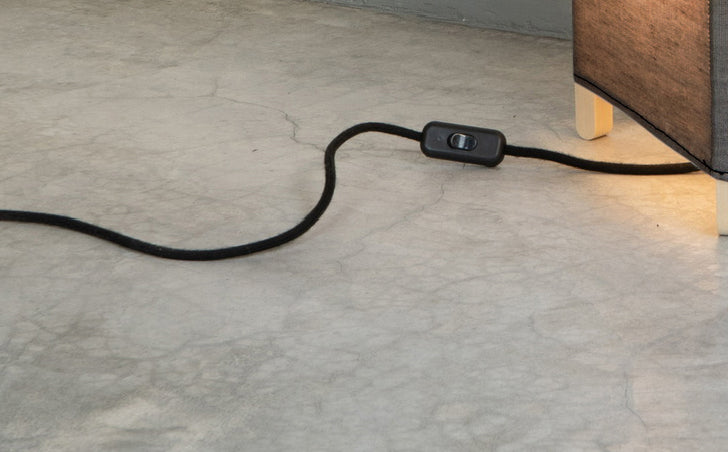 crop=color-de-cable&tamano=s&color=gris&acabado-de-madera=natural&color-de-cable=negro|68eee6ac9362b7c4ee4ad54d8d6ea805