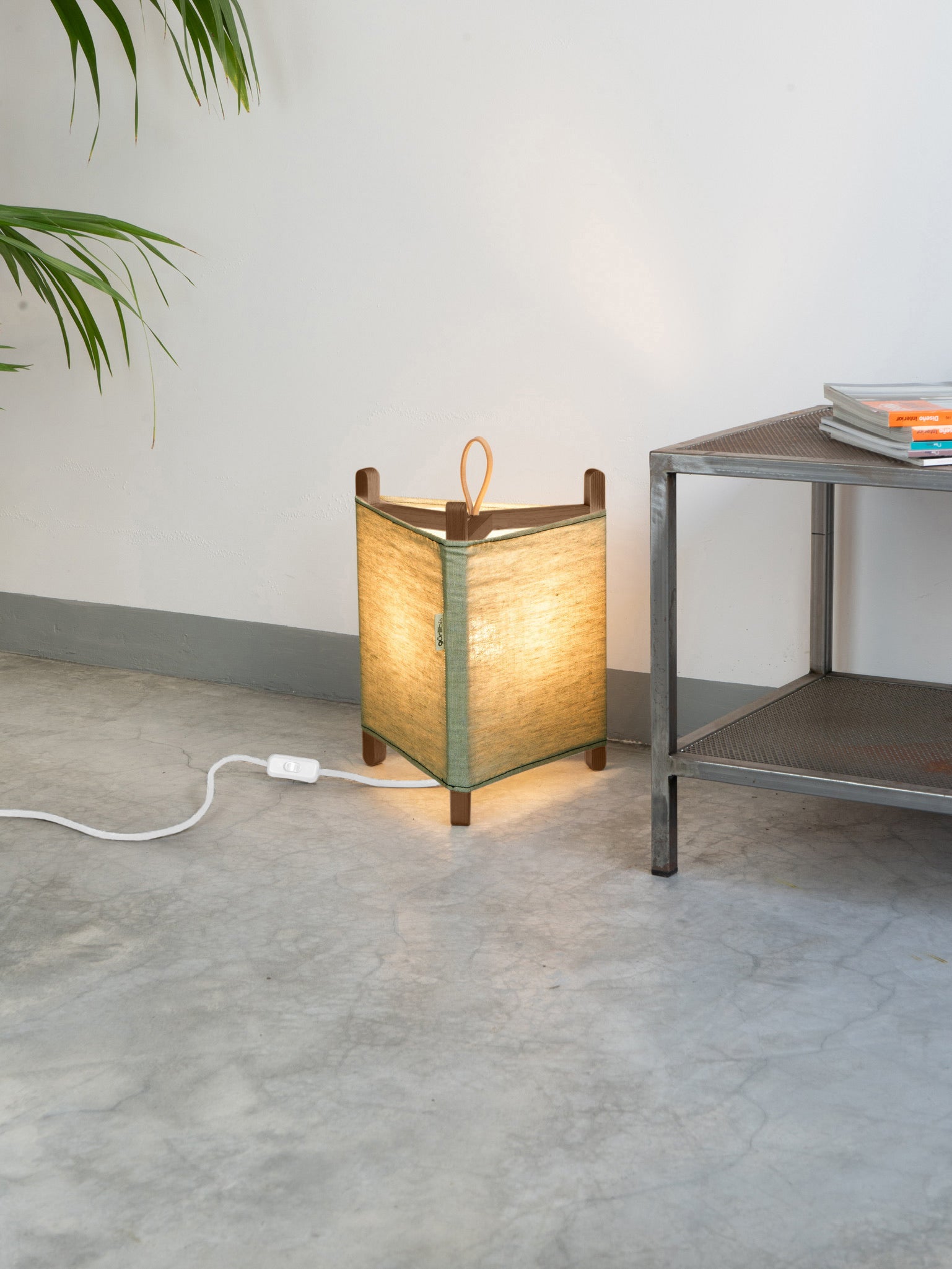 tamano=s&color=verde&acabado-de-madera=cafe&color-de-cable=beige|710042d892a69e25ae5f76a5523170ce
